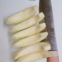 可能是刀、梨子和蘋果的圖像