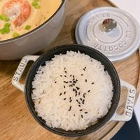 可能是粥、水波蛋和文字的圖像
