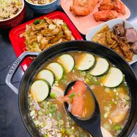 可能是火鍋、粥和拉麵的圖像