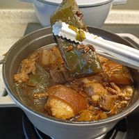 可能是燉小牛膝和火鍋的圖像