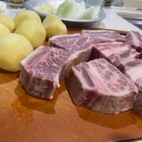 可能是燉小牛膝的圖像