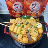 可能是‎豆腐和‎顯示的文字是「 ‎0う 글원디뽀끼트 WONDERPOKI ทุกเว็ท י5 SAMSIONN 원더뽀끼트 WONDERPOKKI Spicy SpicyTopokti Topokki Spicy Spicy cTopokki Topokki Spicy‎ 」‎‎ 的圖像
