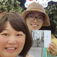 可能是 2 個人和文字的圖像
