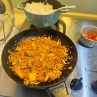可能是炒飯、西班牙大鍋飯和印度香料飯的圖像