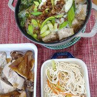 可能是麵、炒麵和拉麵的圖像