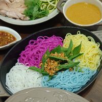 可能是麵、拉麵和紫蘇的圖像