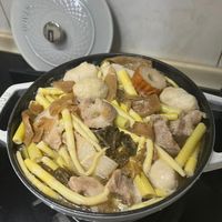 可能是拉麵和火鍋的圖像