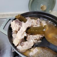 可能是粥和燉小牛膝的圖像