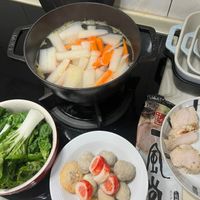可能是起司火鍋、豆腐、火鍋和文字的圖像