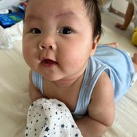 可能是 1 人和嬰兒的圖像