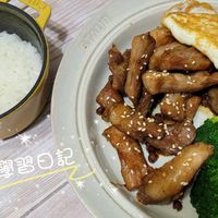 可能是肉排和文字的圖像