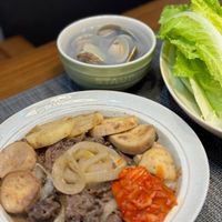 可能是肉排、豆腐和文字的圖像
