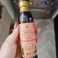 可能是‎食物和‎顯示的文字是「 ‎GUSEPPE MODENA E GRAN RANDEPOSITO DEPOSITO GIUST CREMA BASE BALSAMICO MODENANY "ACETO cet موحو FRAGOLA GLAL 草C (150 STRAWBERRY GOURMET WET NETCONT.5.1FL.OZ.C CONT. 5.1 FL.OZ.‎ 」‎‎ 的圖像
