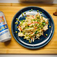 可能是豆腐、拉麵、炒麵和文字的圖像