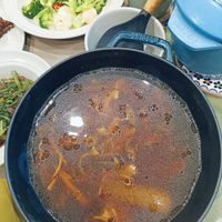 可能是火鍋和燉小牛膝的圖像