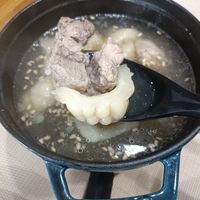 可能是粥和燉小牛膝的圖像