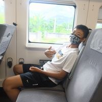 可能是 1 人和火車的圖像