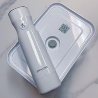可能是顯示的文字是「 m 1184 ON 0, ZWILLING ZWILLING 」的圖像