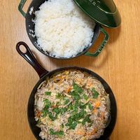 可能是炒飯、印度香料飯和西班牙大鍋飯的圖像