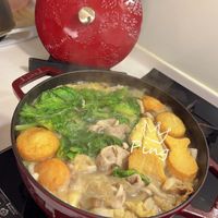可能是火鍋和燉小牛膝的圖像