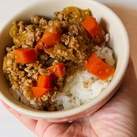 可能是北非小米飯和炒飯的圖像