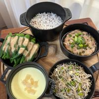 可能是豆腐、火鍋、麵和粥的圖像