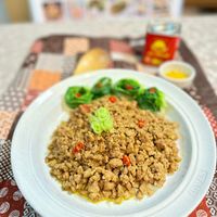可能是北非小米飯、豆腐和炒飯的圖像