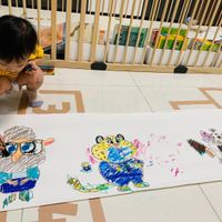 可能是 1 人、嬰兒和貓頭鷹的插圖