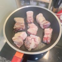 可能是燉小牛膝的圖像