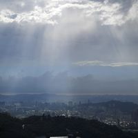 可能是雲和香港太平山的圖像