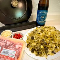 可能是火鍋、啤酒和文字的圖像