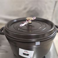 可能是鬆餅機、慢燉鍋和文字的圖像