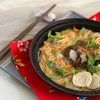 可能是炒麵、麵和拉麵的圖像
