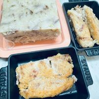 可能是牧羊人派和巴布卡麵包的圖像