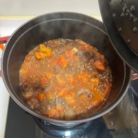 可能是燉小牛膝的圖像