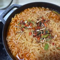 可能是拉麵和炒麵的圖像