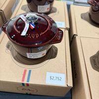 可能是顯示的文字是「 ब ซ0 staur 752 auh AUB Il $2,752 」的圖像