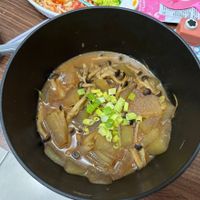 可能是顯示的文字是「 Deled! D 2 STAUB STAUL 」的圖像