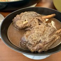 可能是燉小牛膝的圖像