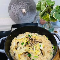 可能是麵、義大利麵和炒麵的圖像