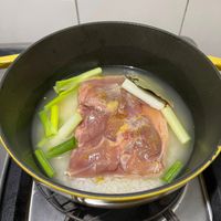 可能是燉小牛膝的圖像