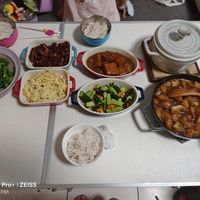 可能是 1 人和顯示的文字是「 COCOTTE L/. STIUD STAUB vivo X70 vivoX70Pro+|ZEISS Pro+ ZEISS 2025/06/16 17:51 」的圖像