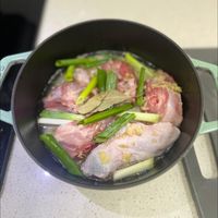 可能是燉小牛膝的圖像