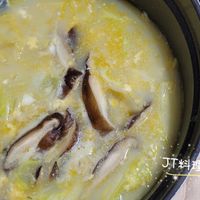 可能是香菇、粥和顯示的文字是「 JT料理 JT料理學習日記 學習日記 JT 」的圖像