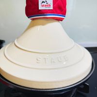 可能是顯示的文字是「 staub enfronce eafr efronce STACE AUE 」的圖像