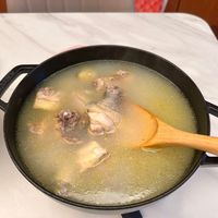 可能是粥和燉小牛膝的圖像