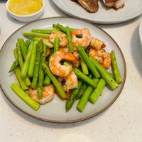 可能是義大利麵、炒麵和炒飯的圖像
