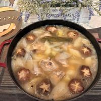 可能是火鍋、燉小牛膝和粥的圖像