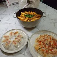可能是豆腐和肉餡餅的圖像
