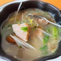 可能是拉麵、粥和文字的圖像